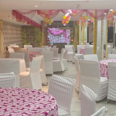 Zenith Hotel - Delhi Airport Új-Delhi Kültér fotó