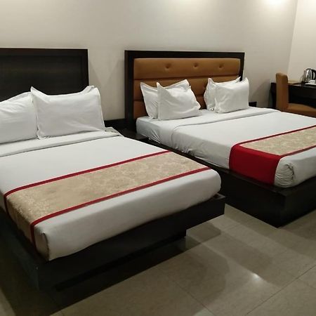Zenith Hotel - Delhi Airport Új-Delhi Kültér fotó