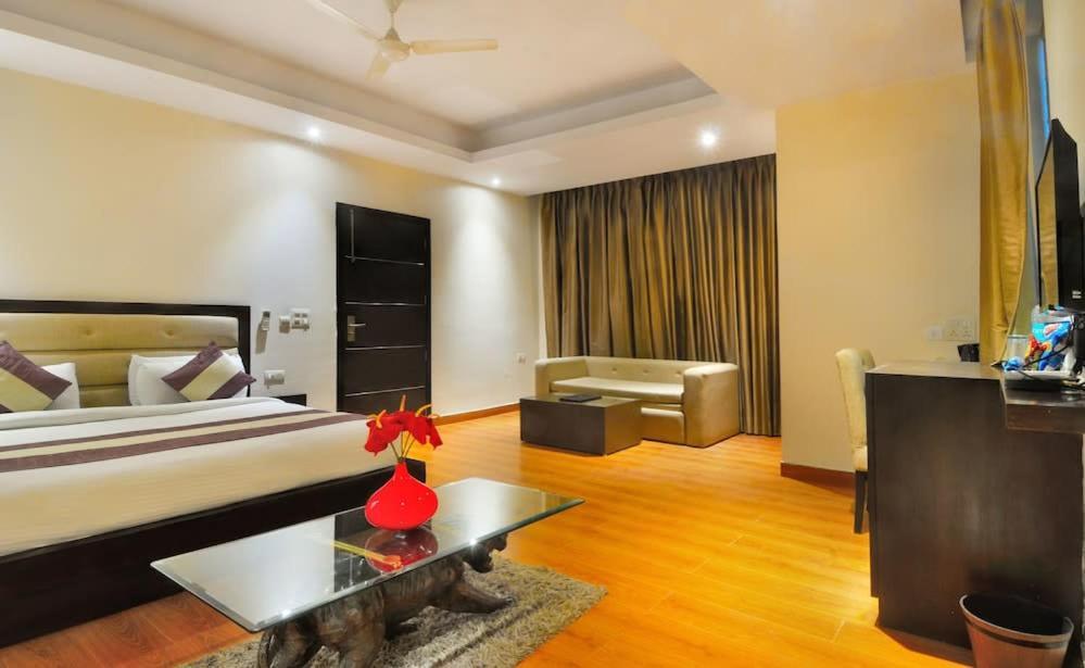 Zenith Hotel - Delhi Airport Új-Delhi Kültér fotó