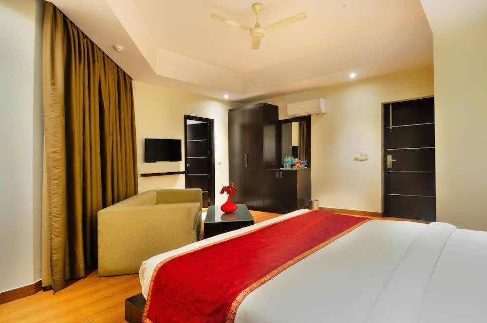 Zenith Hotel - Delhi Airport Új-Delhi Kültér fotó