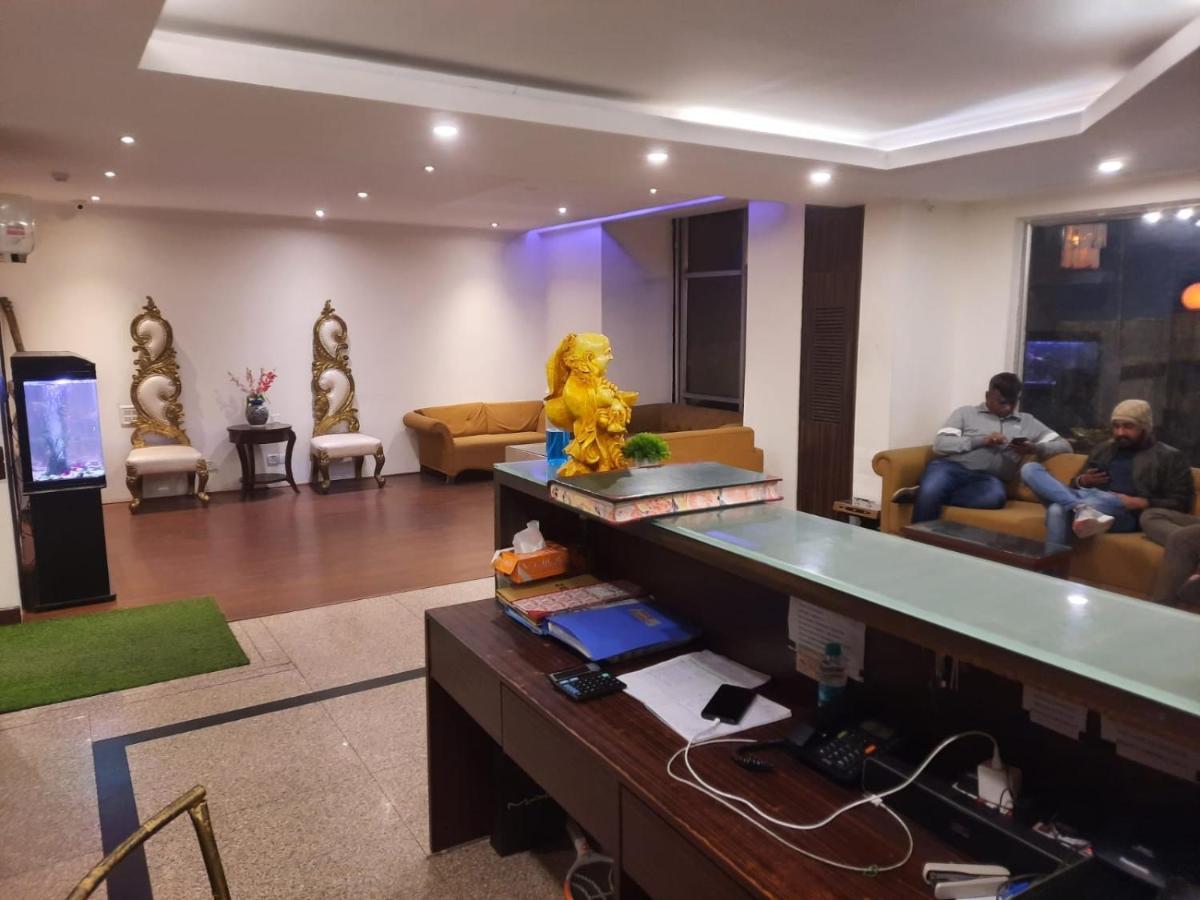 Zenith Hotel - Delhi Airport Új-Delhi Kültér fotó