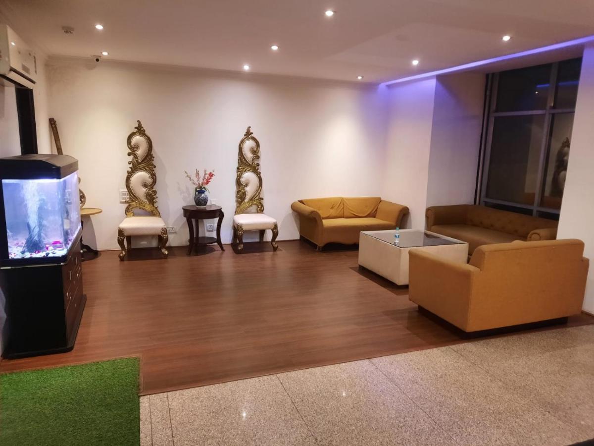 Zenith Hotel - Delhi Airport Új-Delhi Kültér fotó