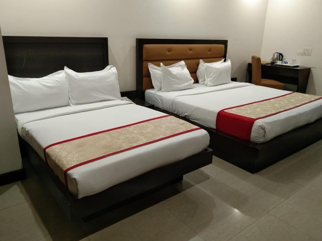 Zenith Hotel - Delhi Airport Új-Delhi Kültér fotó