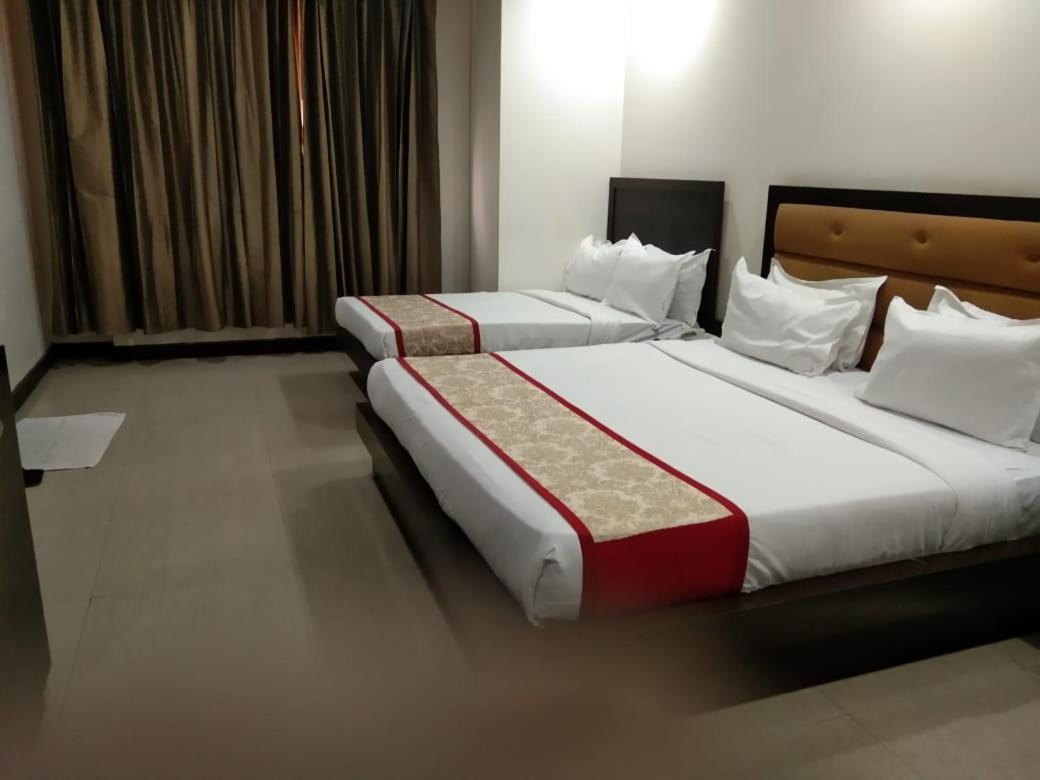 Zenith Hotel - Delhi Airport Új-Delhi Kültér fotó