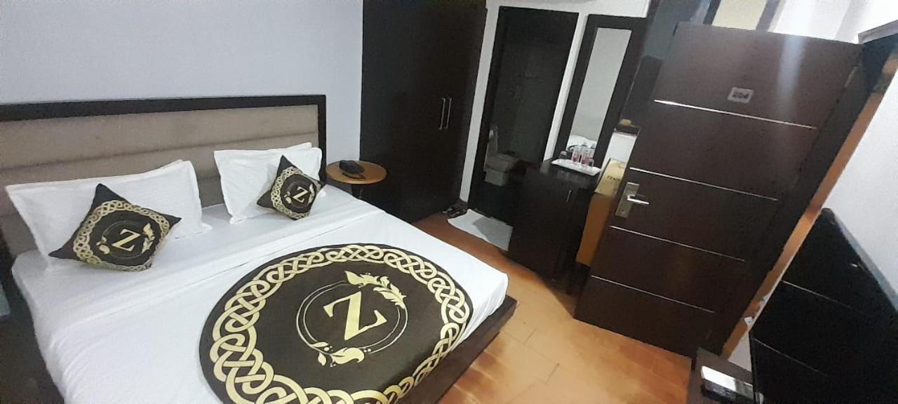 Zenith Hotel - Delhi Airport Új-Delhi Kültér fotó